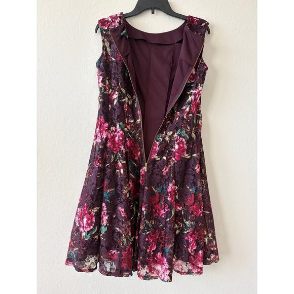 Roz & Ali Burgundy Laced Floral Dress Sleeveless Fit & Flare Lined Women’s Sz 8 - Picture 5 of 9